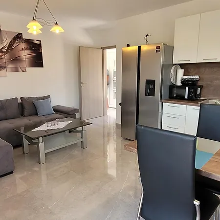 Dani Apartment *